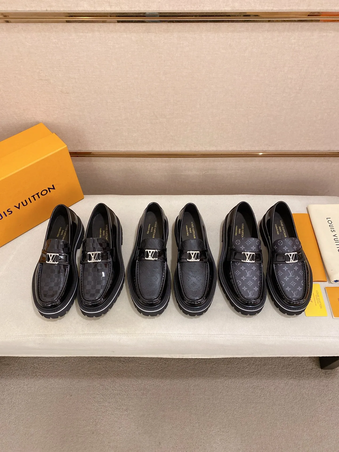 Men's shoes💰 580💰🌲 LV's top 🔍🔍 new men's leather shoes 🚹 are on sale at the same time at counters ⚠The uppers are imported cowhide from Italy, the entire imported cowhide lining, imported accessories 💪💪, completely 1⃣️ to 1⃣️ replica 🇮🇹💪 💪, ⚠Sole: The original sole is specially provided by the original factory, the exclusive movable molded sole is super comfortable, ⚠The original factory follows the order, 🔍🔍high quality, you can enter and exit the counter at will, welcome to compare⚠Size: 38-45